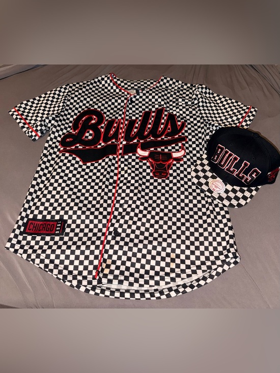 NBA Other - Chicago bulls button up jersey, matching SnapBack hat